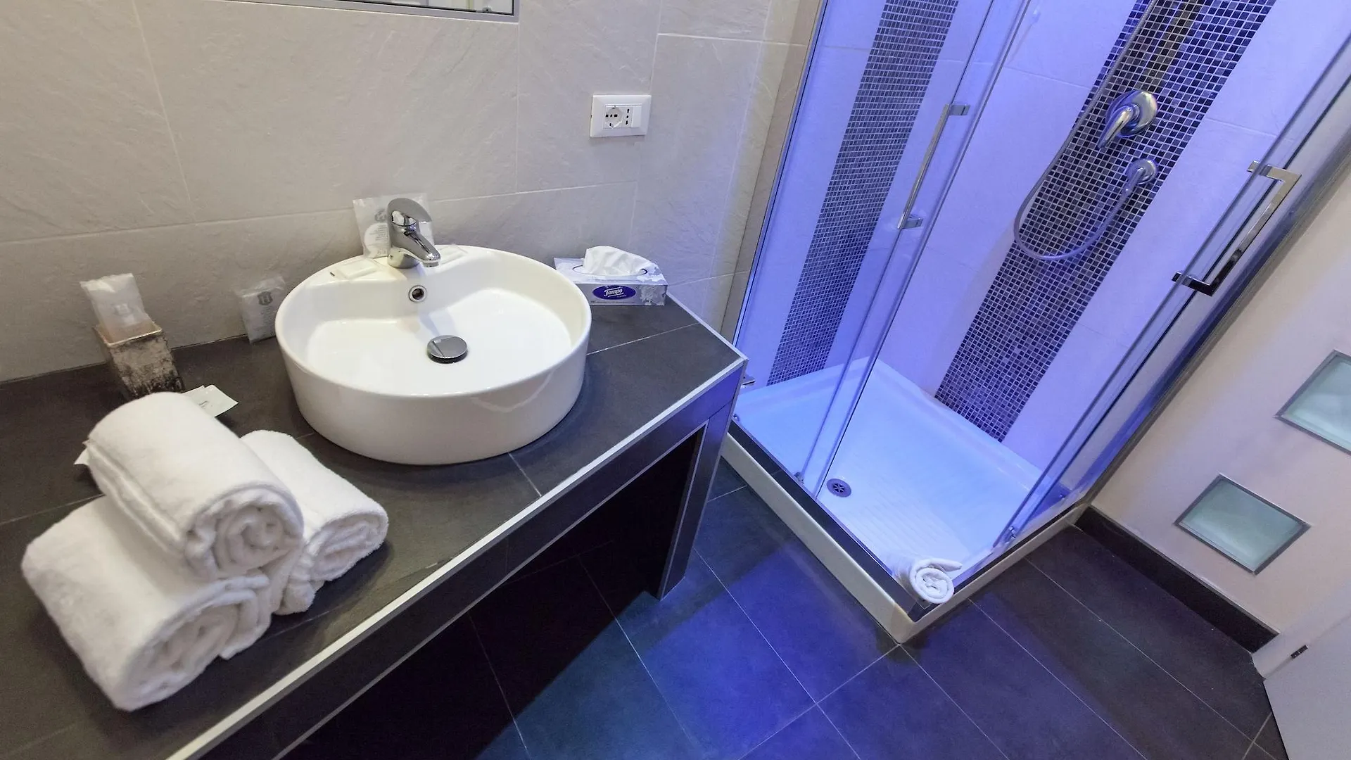 Town House Fontana Di Trevi Bed & Breakfast Rome 3*,  Italy
