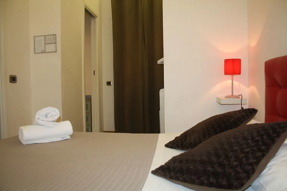 Town House Fontana Di Trevi Bed & Breakfast Rome 3*,