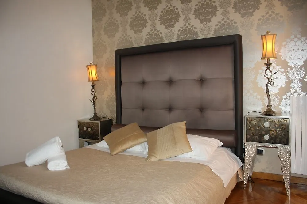 Town House Fontana Di Trevi Bed & Breakfast Rome